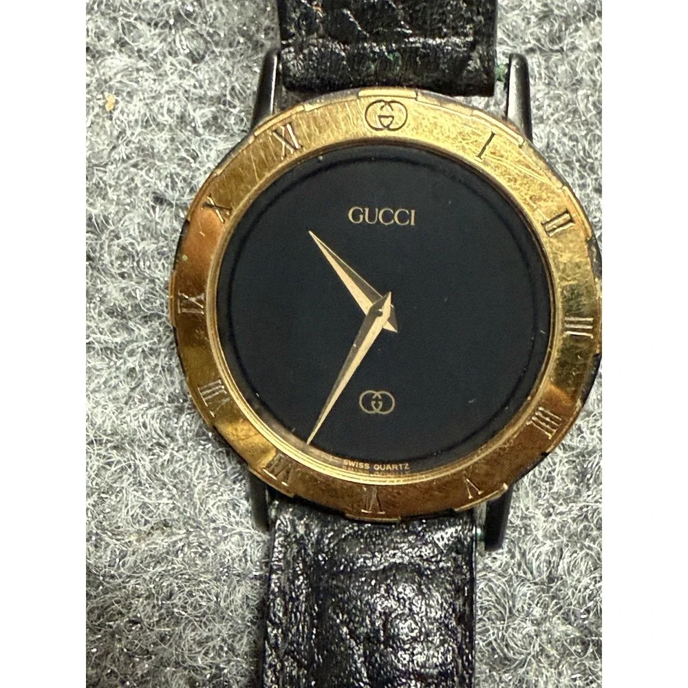 Gucci Wristwatch Mens Black Gold Vintage 13 3200 218 GG Logo Luxury Classic